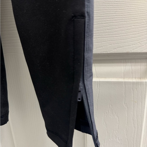 Women's Black and Gray workout leggings - Picture 3 of 7